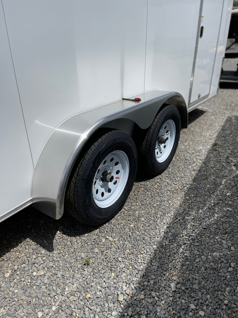 Tandem Axle Smooth Aluminum Teardrop Fender - 9" X 72"