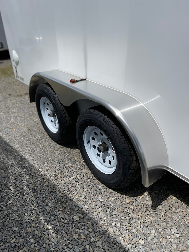 Tandem Axle Smooth Aluminum Teardrop Fender - 9" X 72"